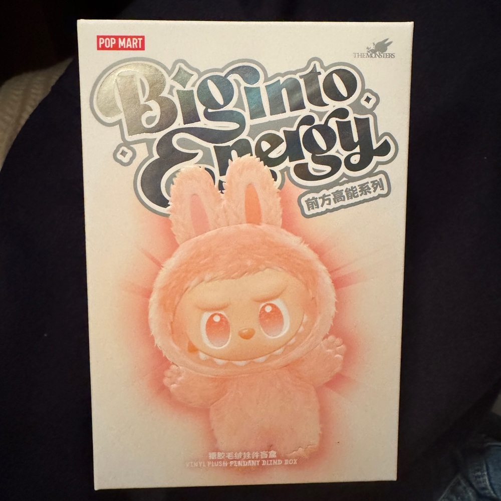HAPPINESS - BIG INTO ENERGY
POP MART